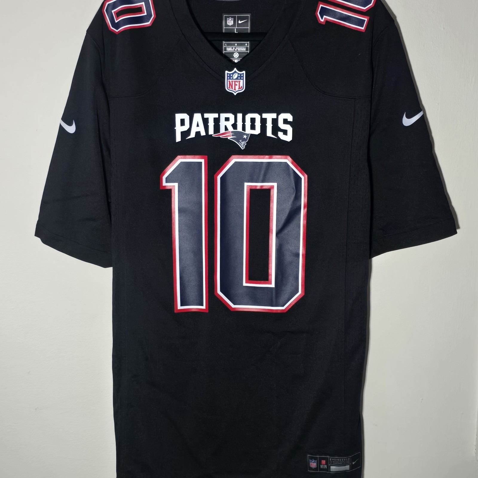 Drake Maye New England Patriots #10 Nike Game Jersey Men\'s L NWOT Black
