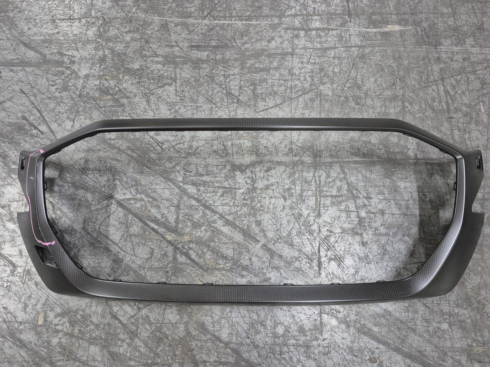 2024 2025 2026 AUDI RSQ8 GRILLE SURROUND FRAME TRIM CARBON FIBER 4M8807725F 2024 2025 2026 AUDI RSQ8 GRILLE SURROUND FRAME TRIM CARBON FIBER 4M8807725F