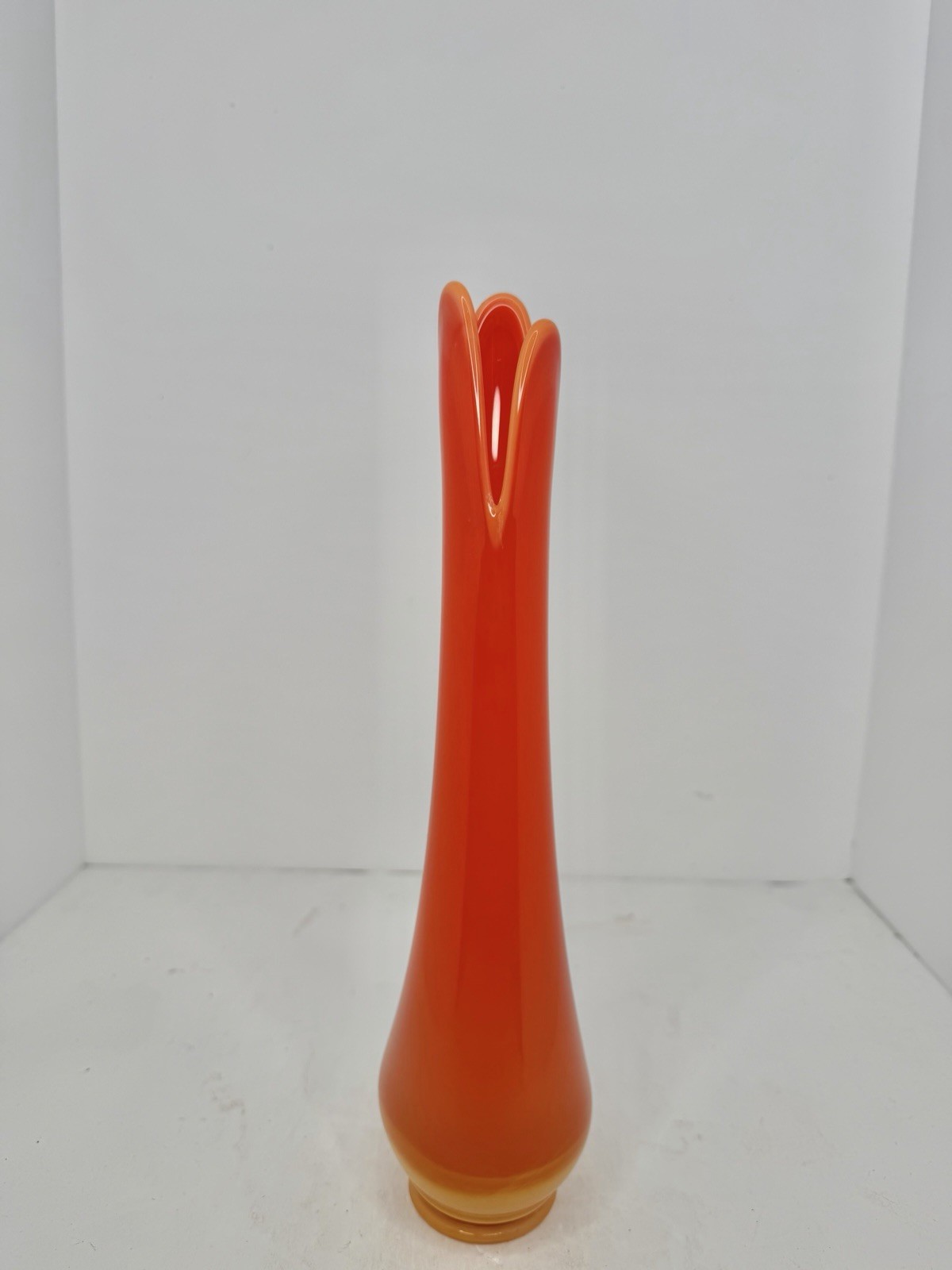 VINTAGE MCM L.E. SMITH 12.25” BITTERSWEET MINI 3 FINGER SMOOTHIE SWUNG VASE VINTAGE MCM L.E. SMITH 12.25” BITTERSWEET MINI 3 FINGER SMOOTHIE SWUNG VASE