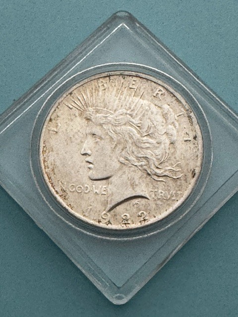 1922 Peace Silver Dollar Philadelphia Mint 90% Liberty Eagle Type Coin 1920s 1922 Peace Silver Dollar Philadelphia Mint 90% Liberty Eagle Type Coin 1920s