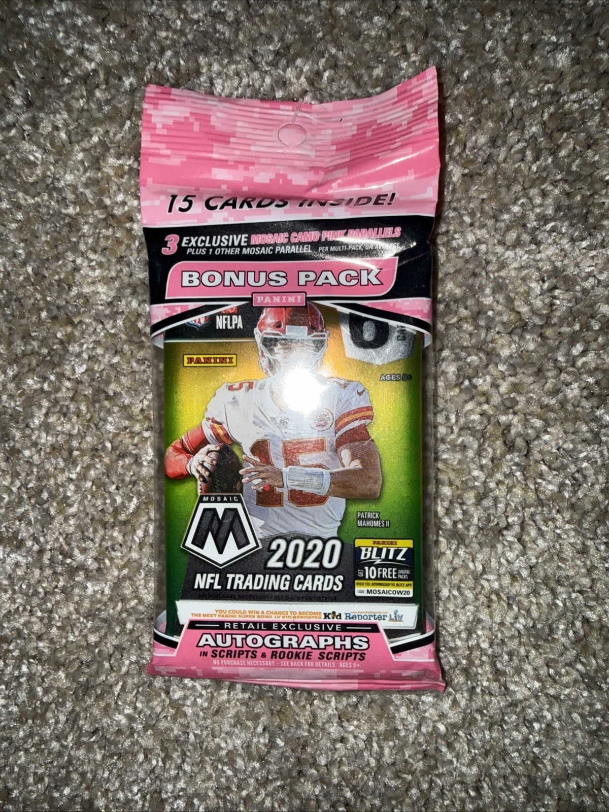 2020 PANINI MOSAIC NFL FOOTBALL Retail Cello Value PACK Hurts? Burrow RC?