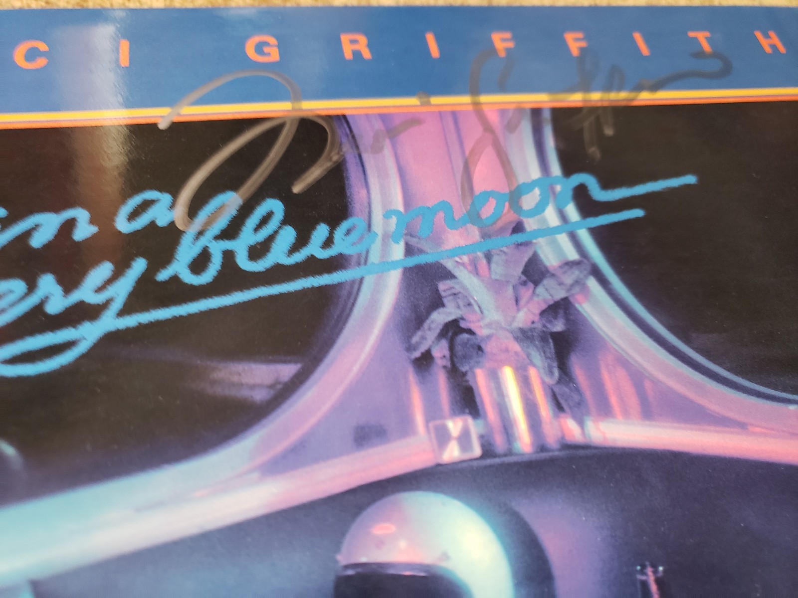 autographed 1980s mint-exc Nanci Griffith – Once In A Very Blue Moon LP33