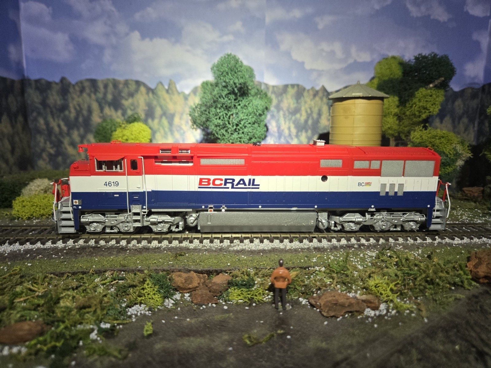 Rapido HO Scale British Columbia Railway Dash 8-40CM #4619 with DCC/Sound