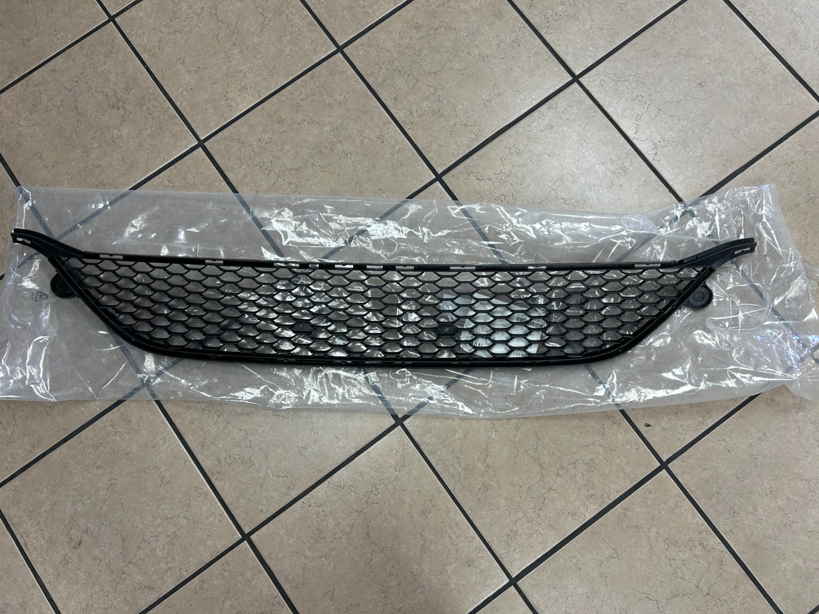 NEW 2019 - 2023 Mercedes CLS CLS53 C257 OEM AMG Front Bumper GRILLE A2578856901 NEW 2019 - 2023 Mercedes CLS CLS53 C257 OEM AMG Front Bumper GRILLE A2578856901