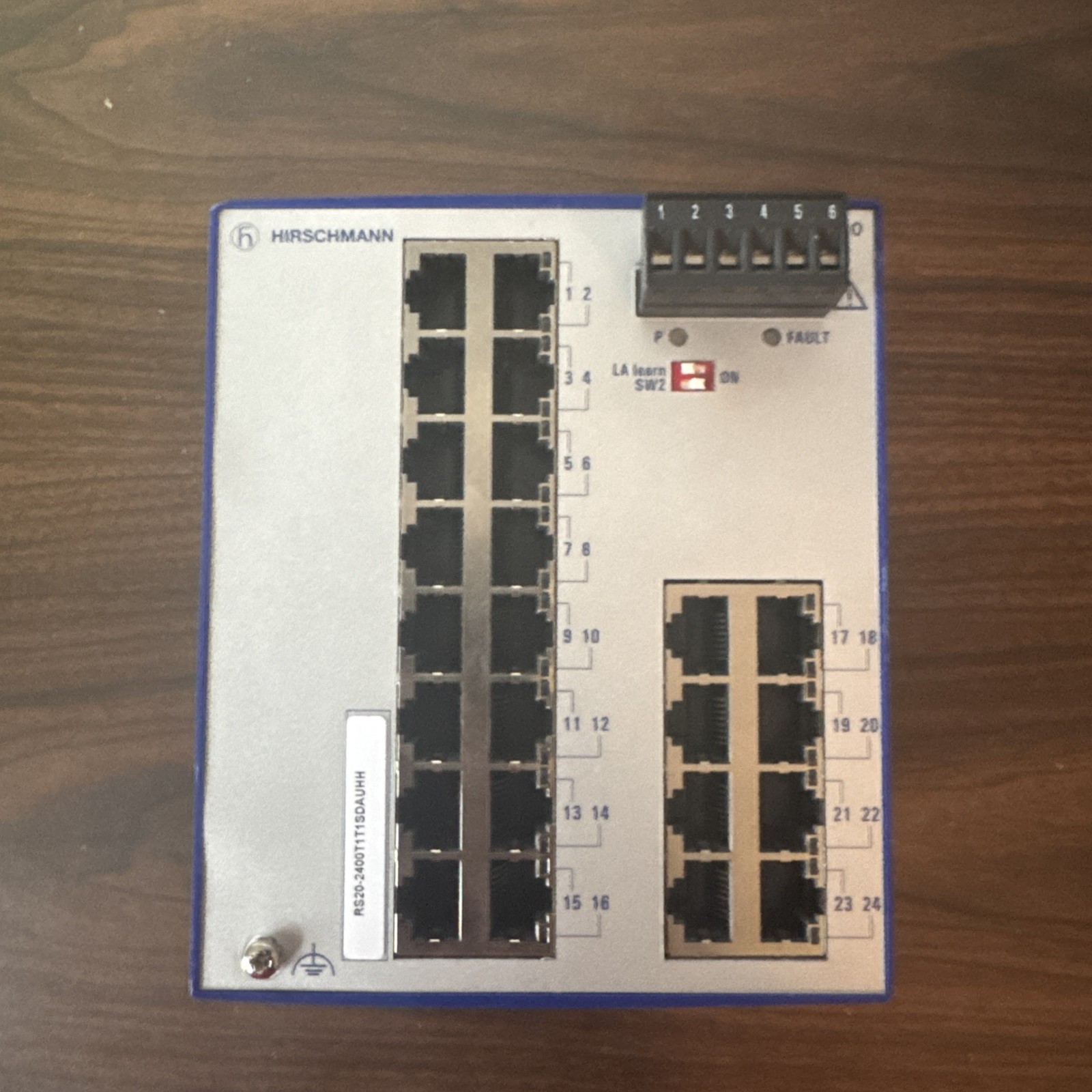 Hirschmann RS20-2400T1T1SDAUHH Ethernet Rail Switch