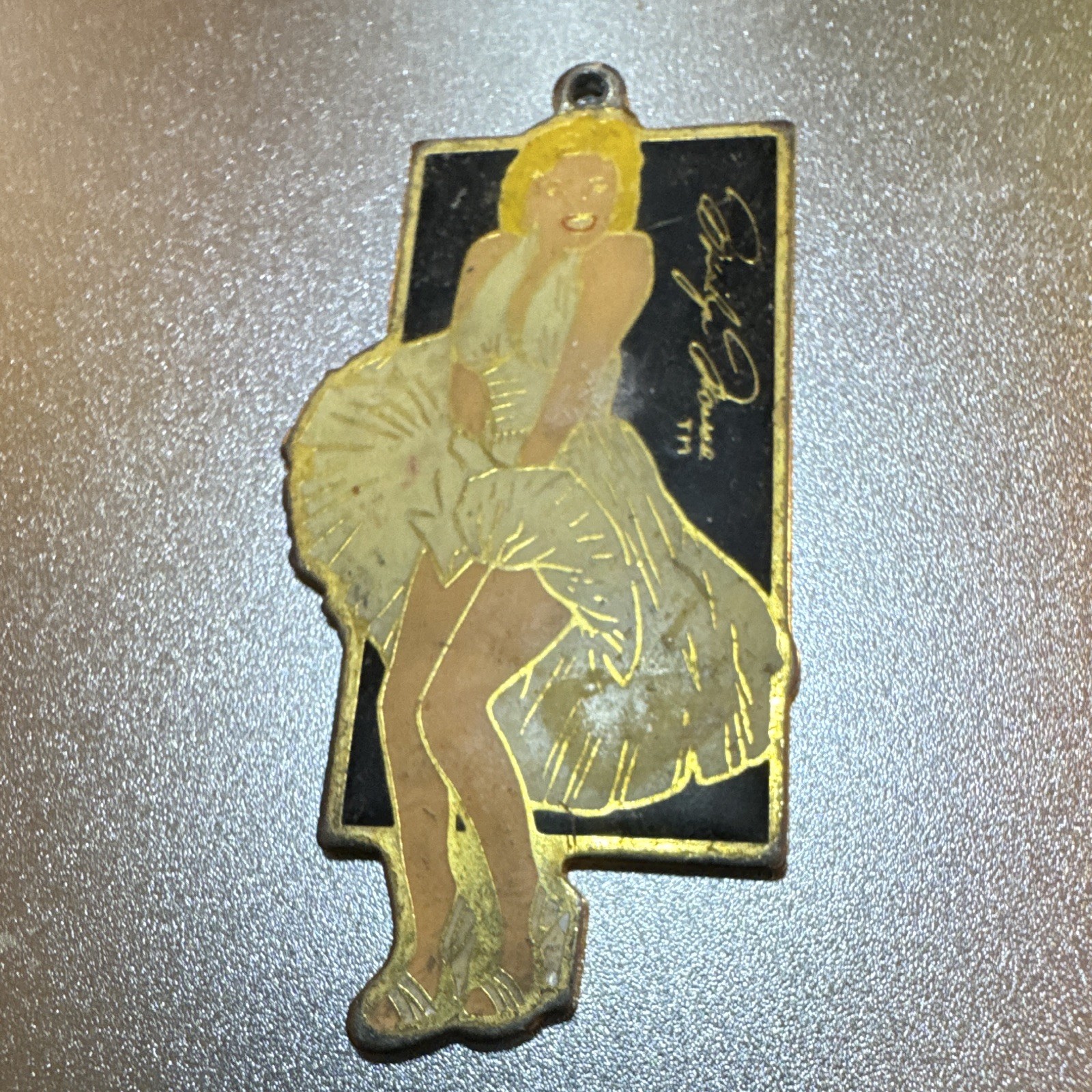 Vintage 1989 Marilyn Monroe Enamel Keychain Seven Year Itch Pose Official Estate