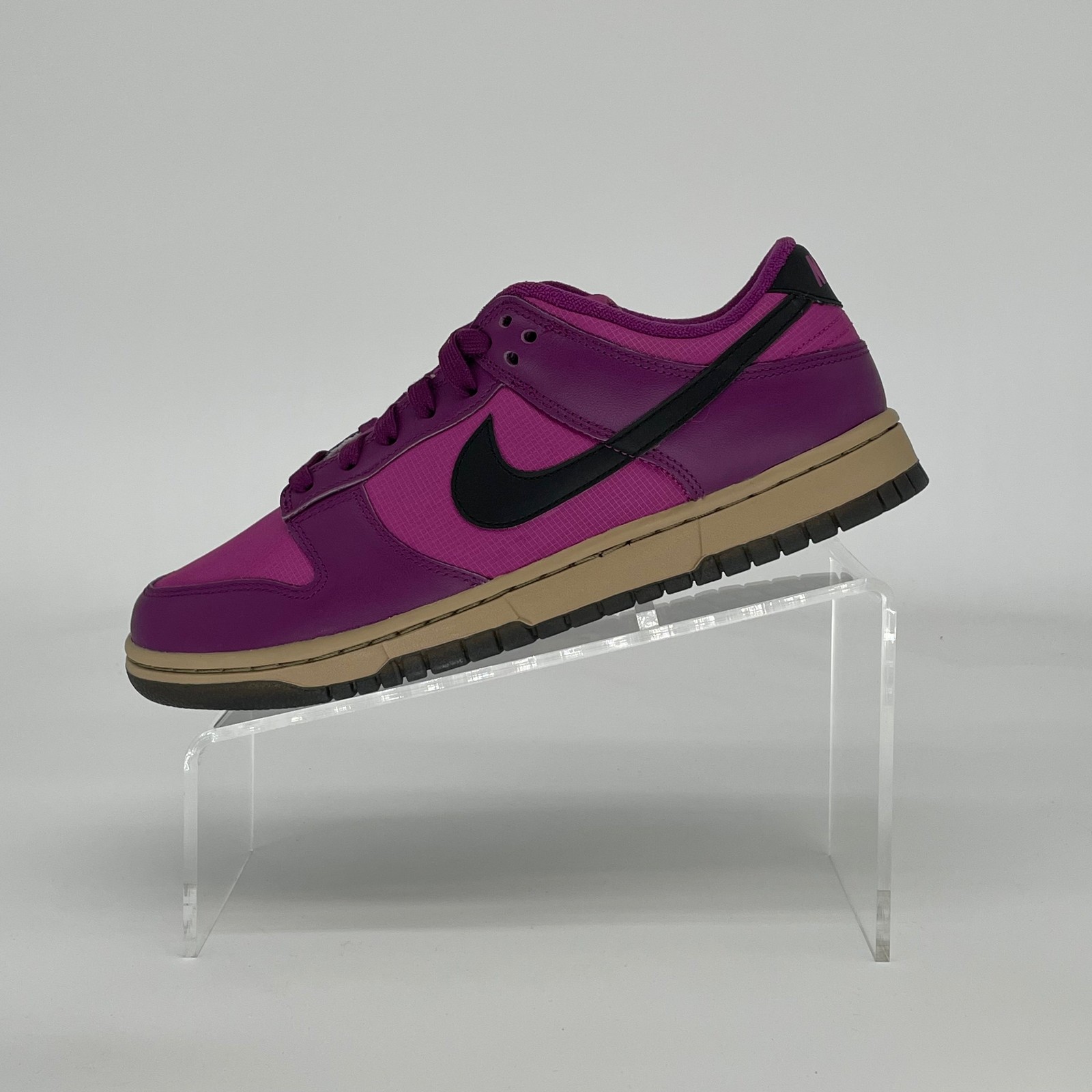 Size 6M/7.5W - Nike Dunk Low Viotech Hot Fuchsia (Women\'s) FZ2552-500 Size 6M/7.5W - Nike Dunk Low Viotech Hot Fuchsia (Women\'s) FZ2552-500