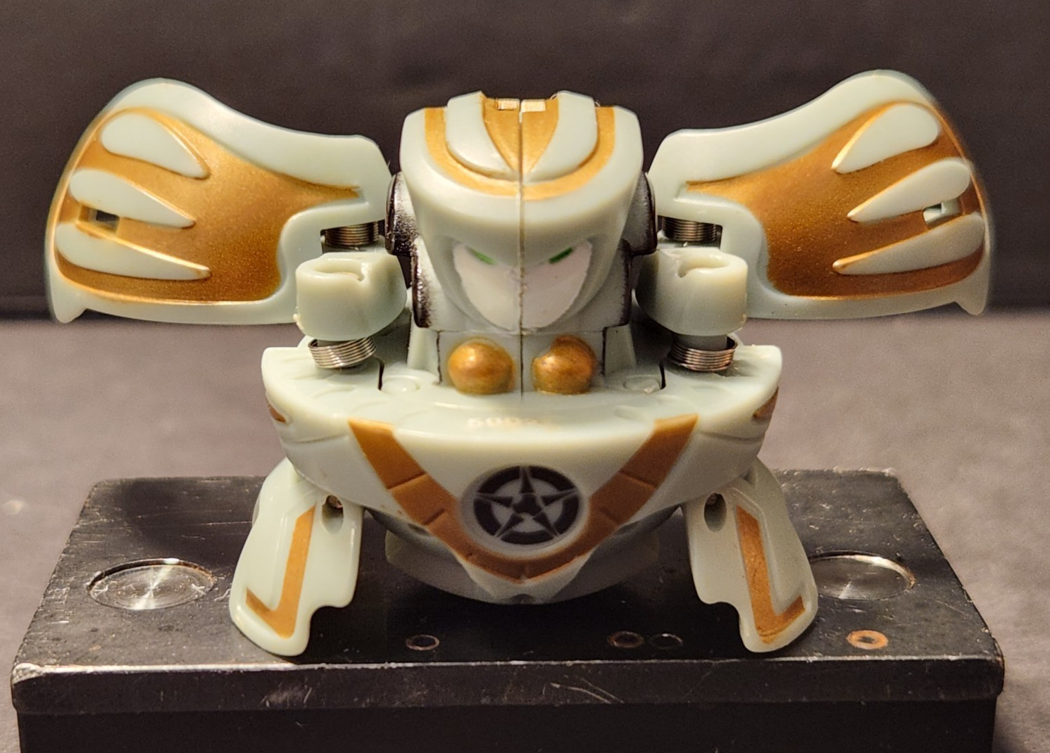 2008 Bakugan Battle Brawlers B2 Haos Monarus 590G Spin Master Rare 2008 Bakugan Battle Brawlers B2 Haos Monarus 590G Spin Master Rare