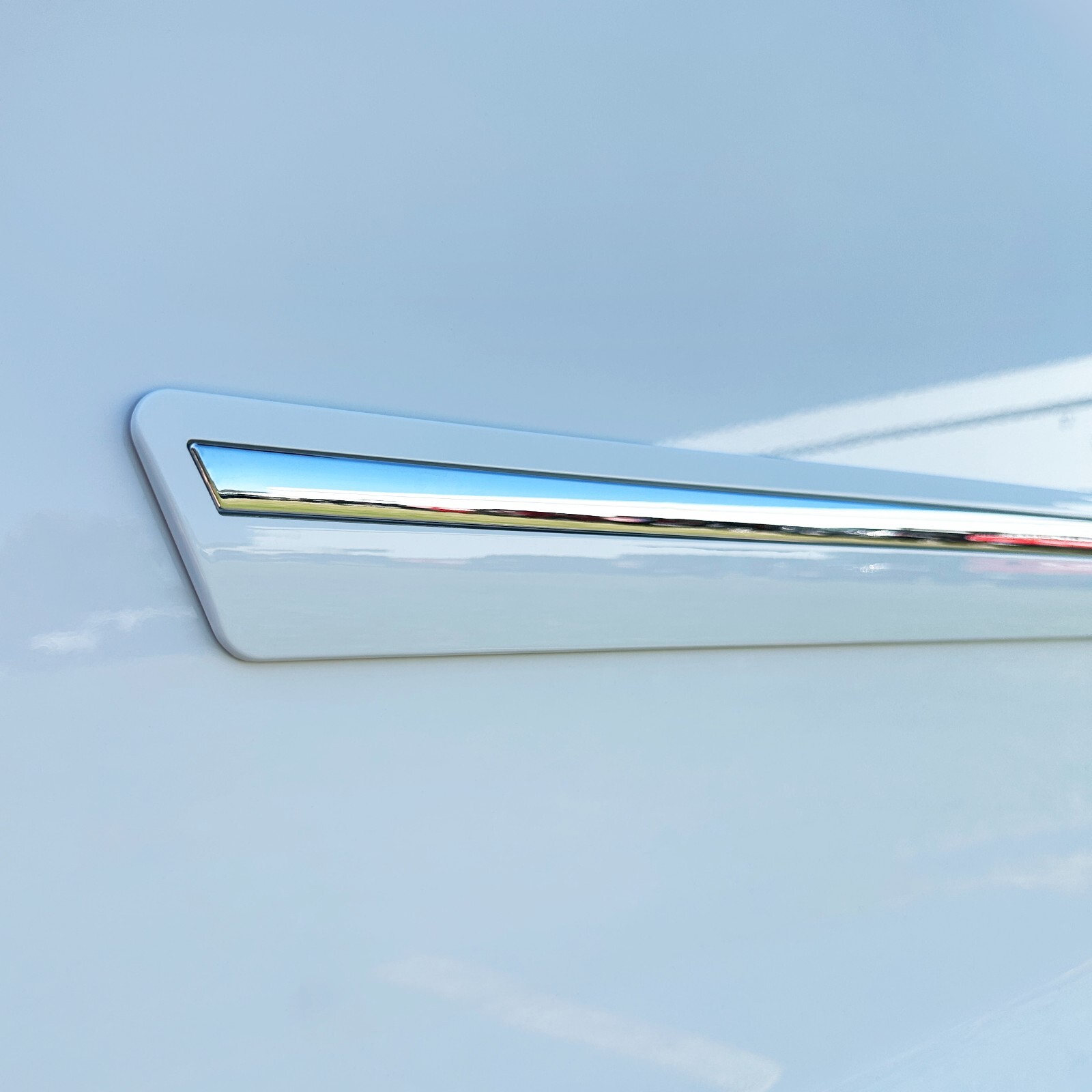 For: Lincoln MKT 2010-2018 Painted Side Moldings w/ Chrome Inserts #CF2-MKT For: Lincoln MKT 2010-2018 Painted Side Moldings w/ Chrome Inserts #CF2-MKT