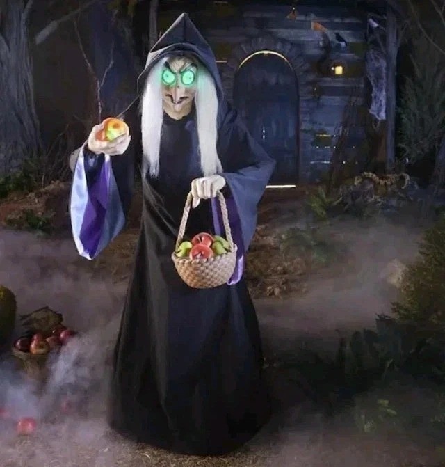 NEW- Disney Villains 5.5 ft Animated LED Evil Queen Witch Animatronic- Fast Ship