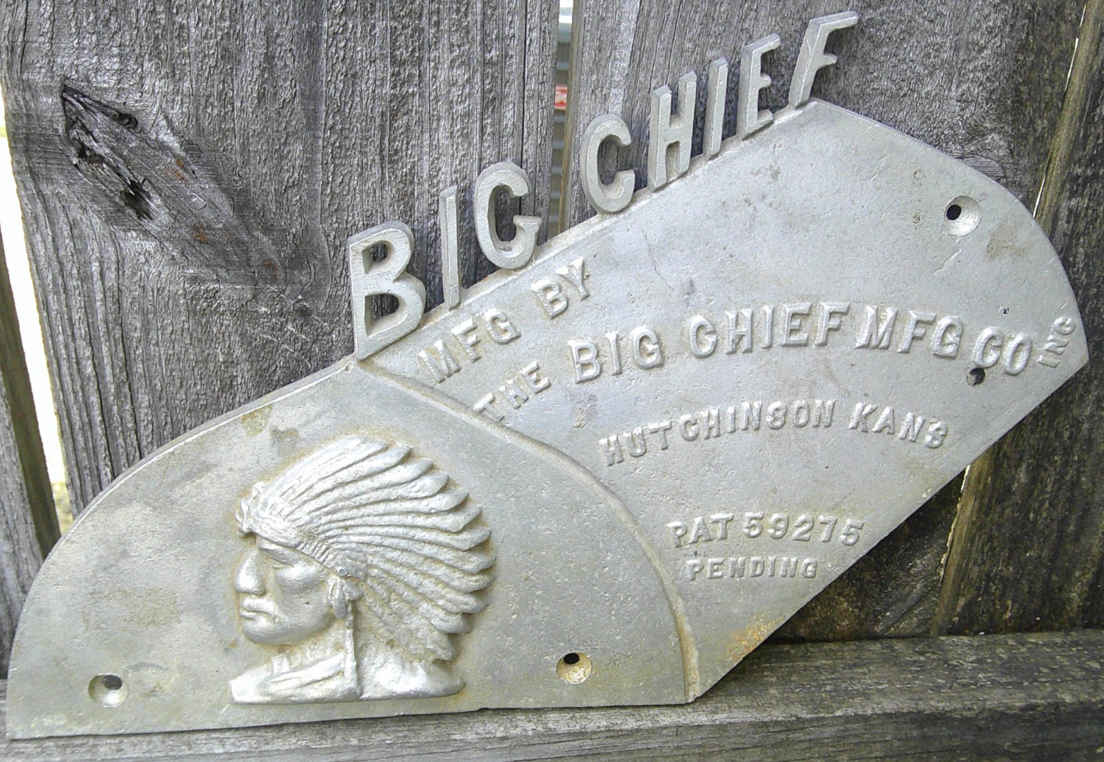 VINTAGE BIG CHIEF MFG CO. CAST ALUMINUM INDIAN PLAQUE SIGN HUTCHINSON KANSAS