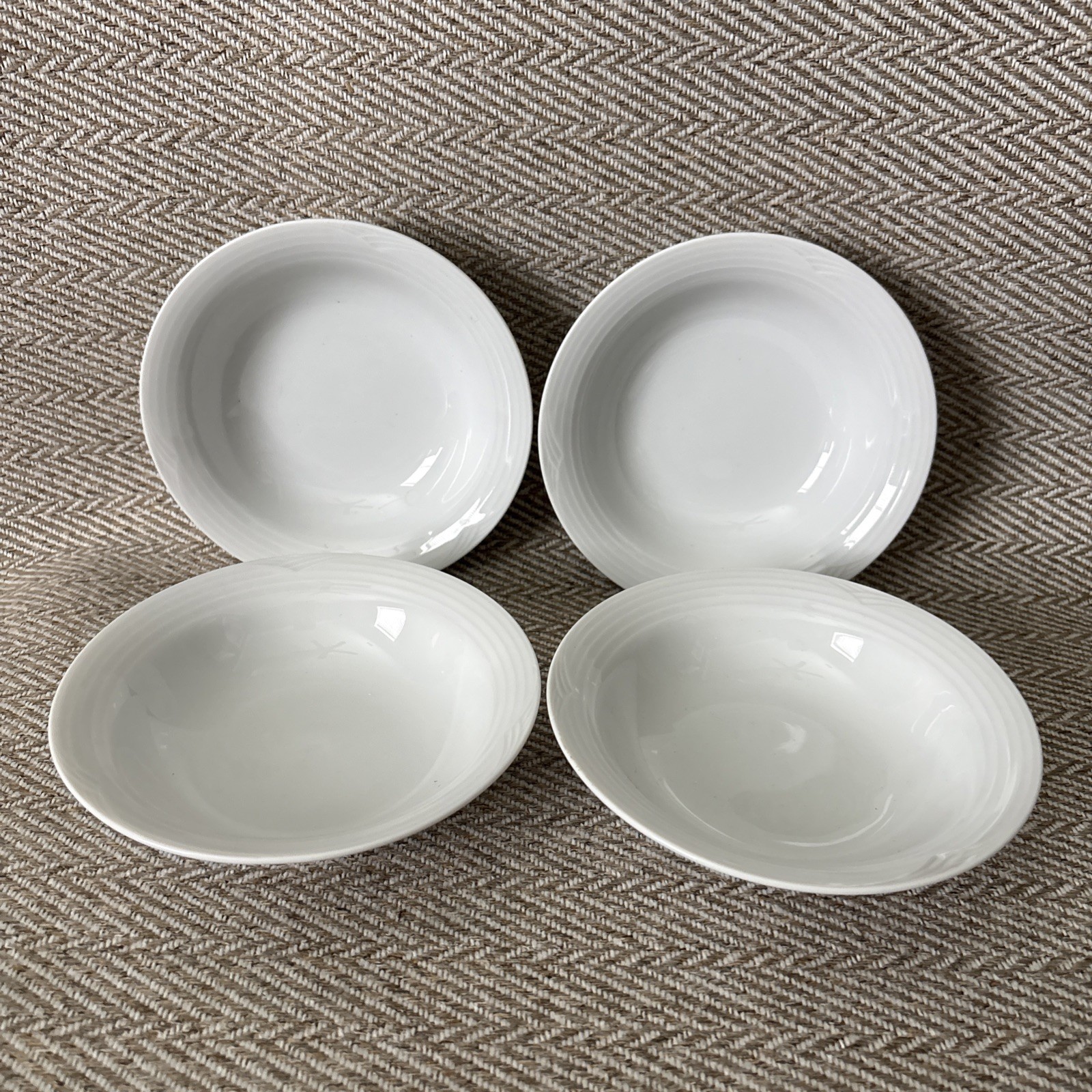 4 Noritake Contemporary Arctic White 4000 Fine China Berry Bowls