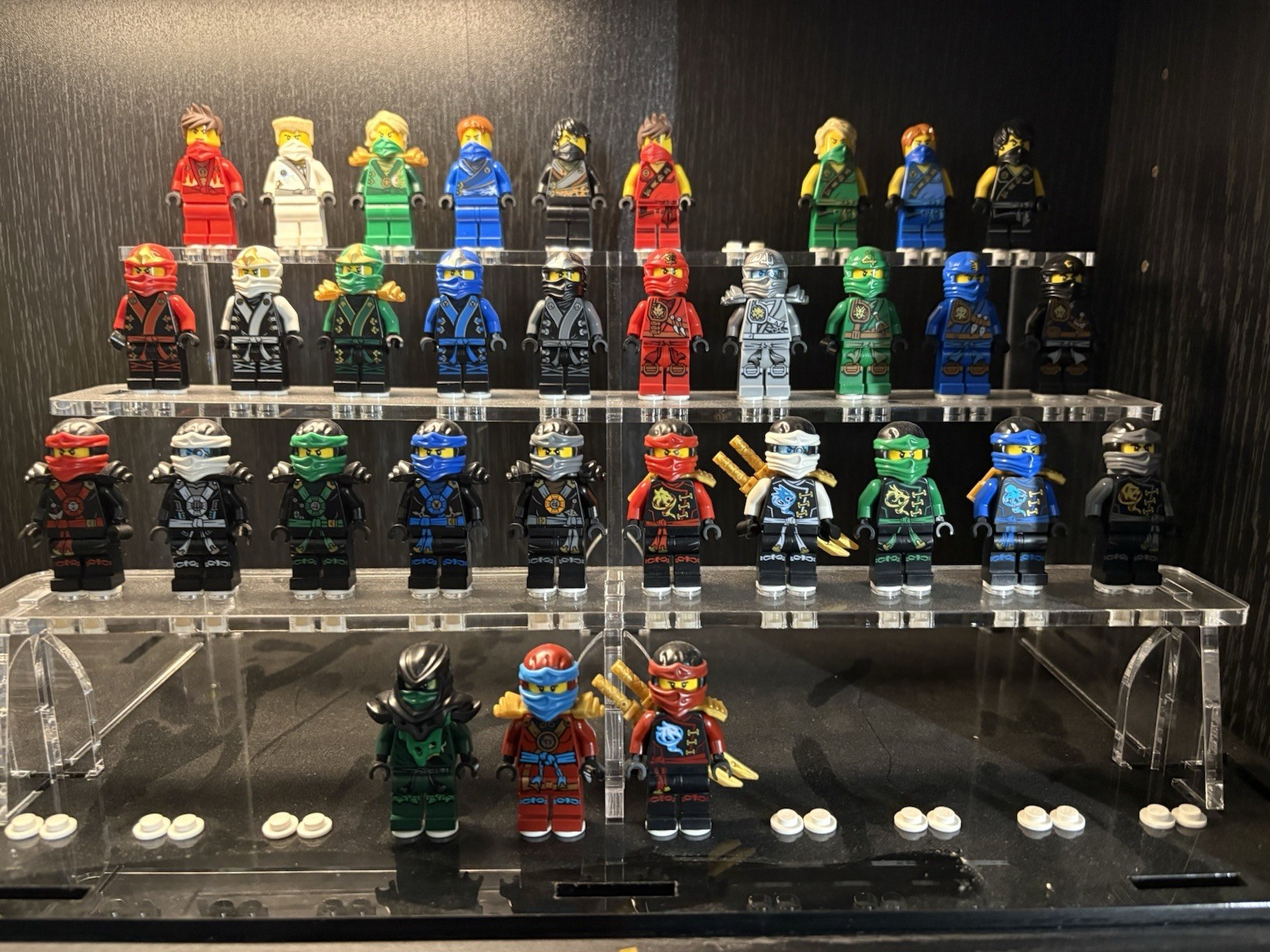 LEGO NINJAGO Minifigure Collection + Moro’s Dragon LEGO NINJAGO Minifigure Collection + Moro’s Dragon