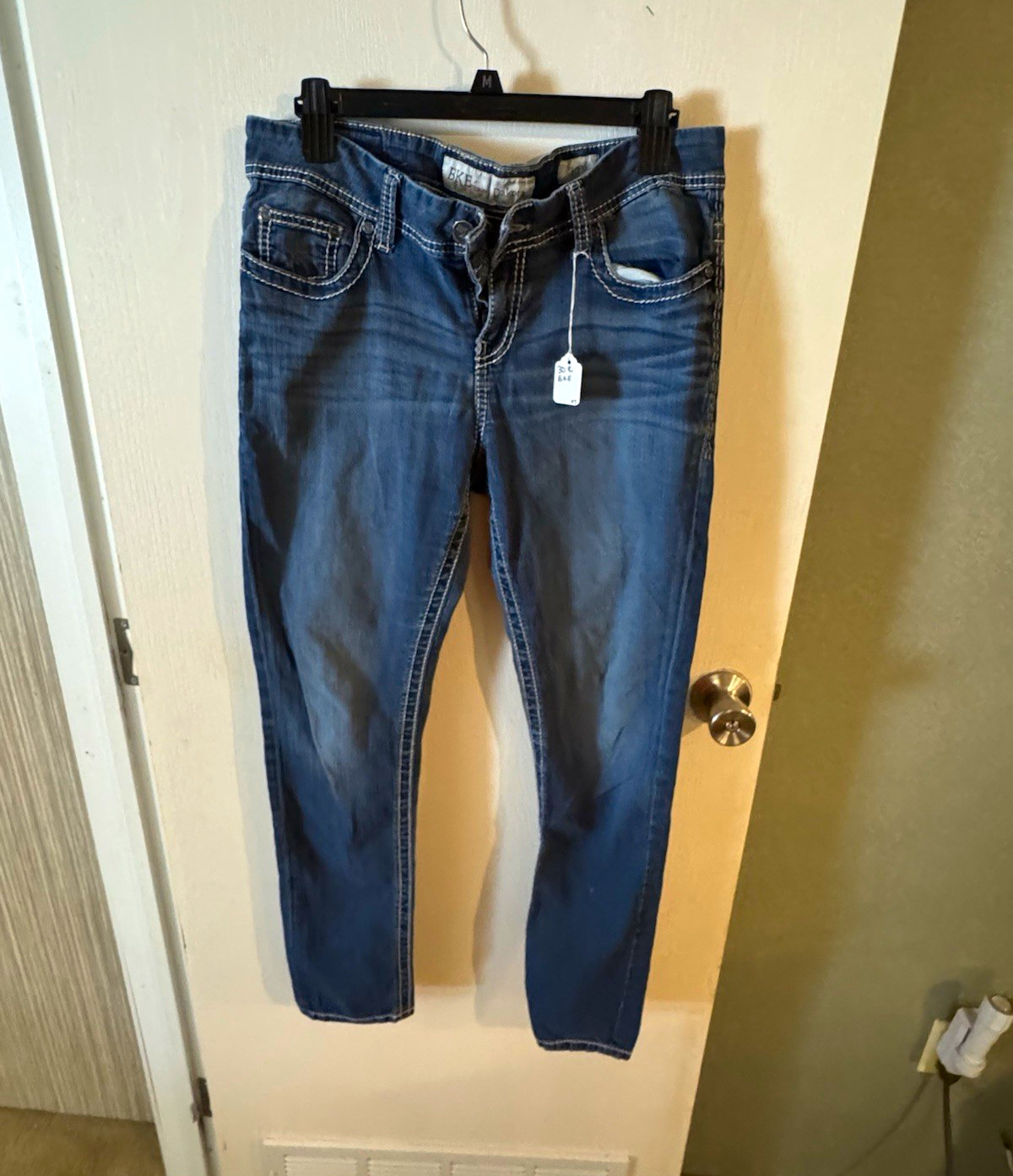 BKE Teens Blue Denim Skinny Jeans Slim Fit Mid Rise Medium Wash 5-Pocket BKE Teens Blue Denim Skinny Jeans Slim Fit Mid Rise Medium Wash 5-Pocket