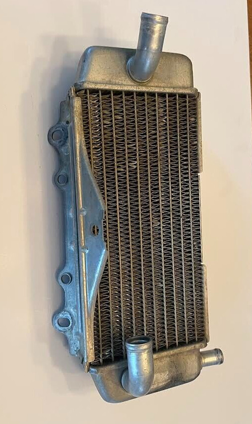 Kawasaki KX250F Suzuki RMZ250 Stock LEFT Side Radiator 2004 2005 Bike Kawasaki KX250F Suzuki RMZ250 Stock LEFT Side Radiator 2004 2005 Bike