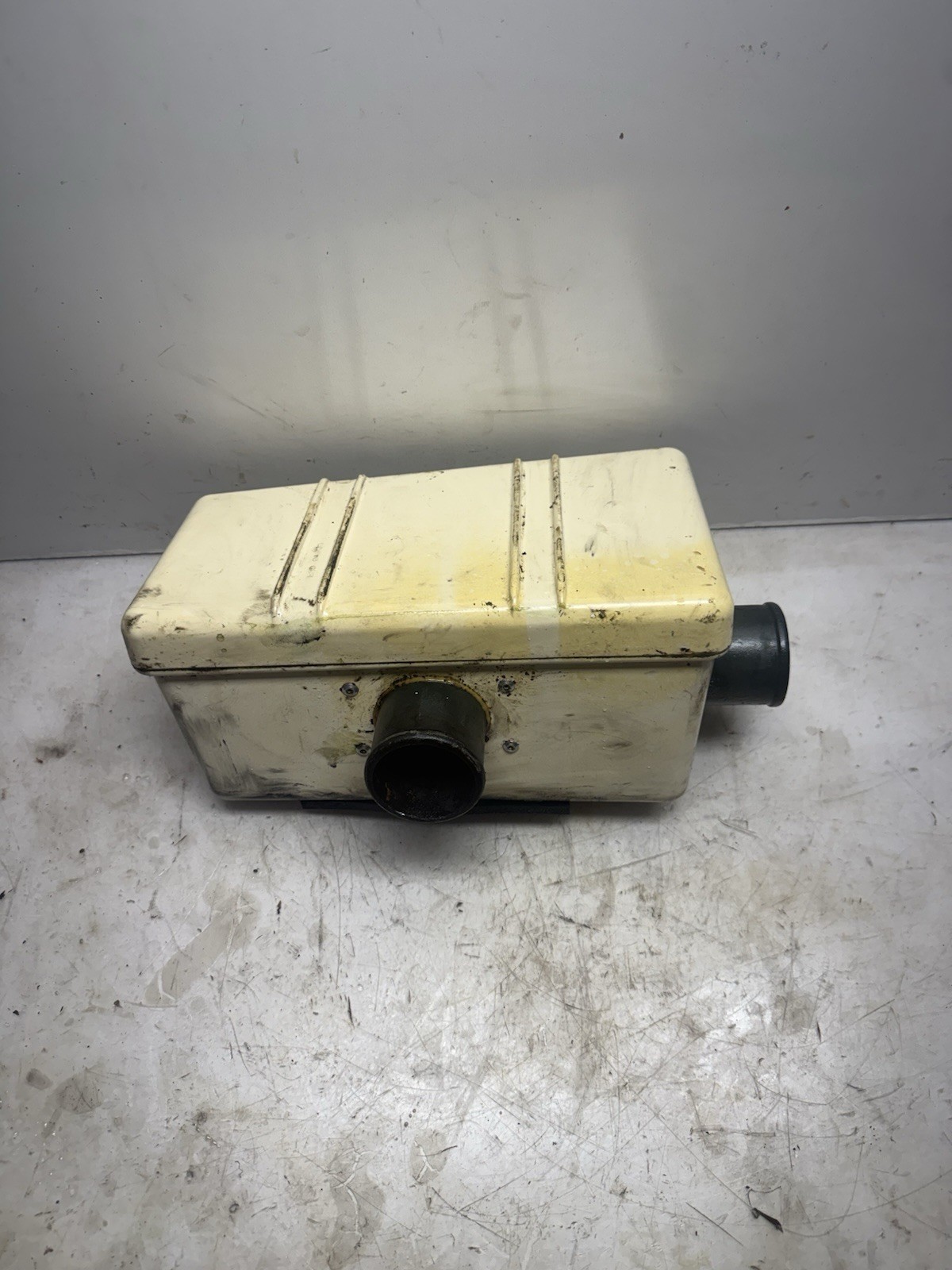 1990-1996 Yamaha WaveRunner 3 III 701 OEM Waterbox Muffler Silencer