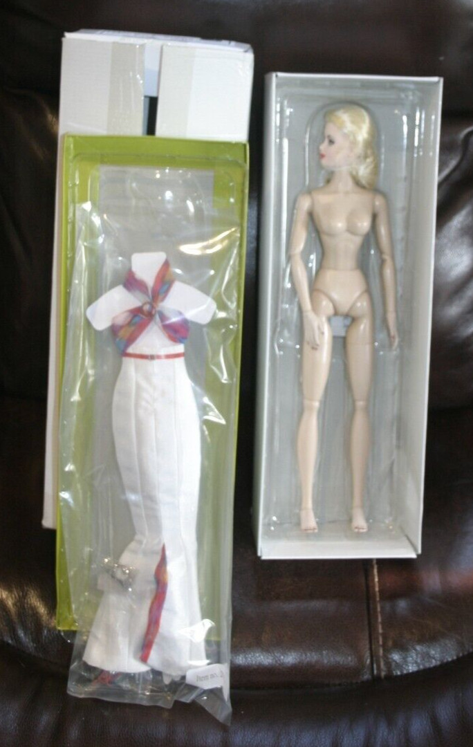 Urban Vita South Beach Summer Sensual Horsman Fashion Doll Vinyl 19 pt BJD 16\