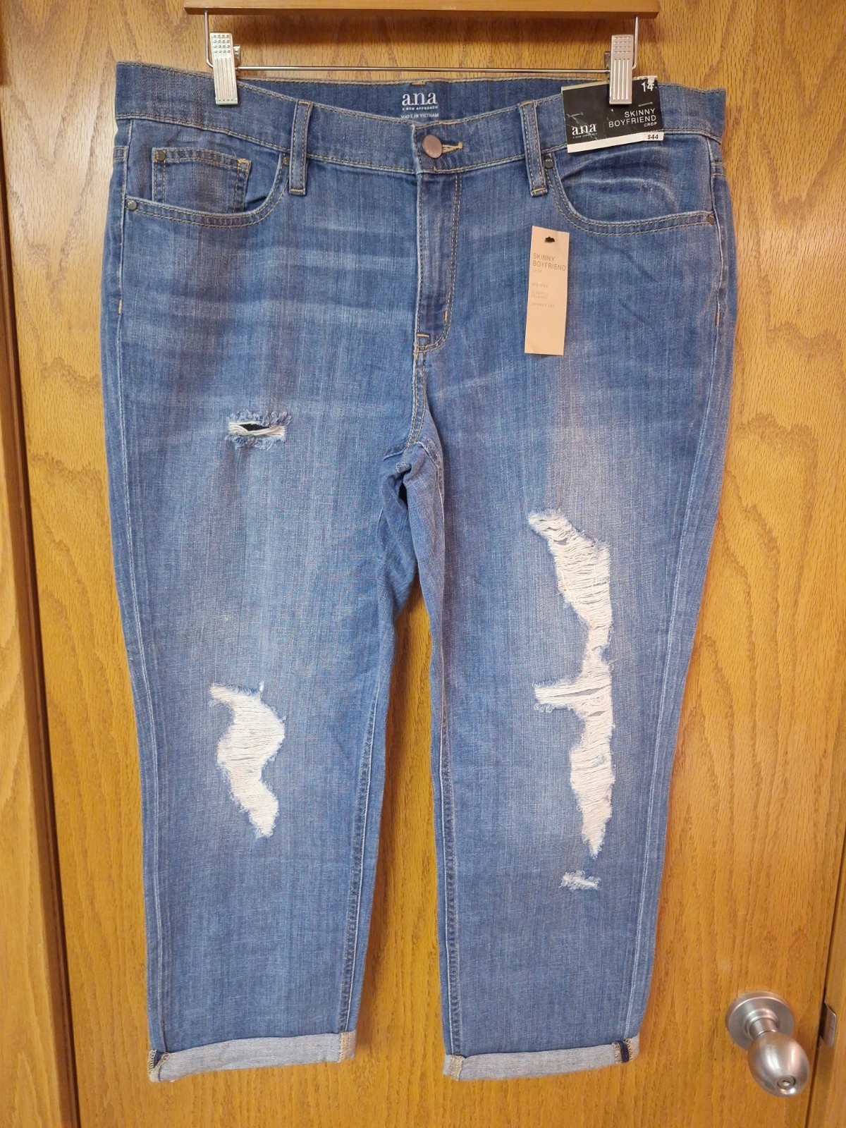 a.n.a Women’s Skinny Boyfriend Crop Jeans Distressed/Stretch Size 14 NWT  