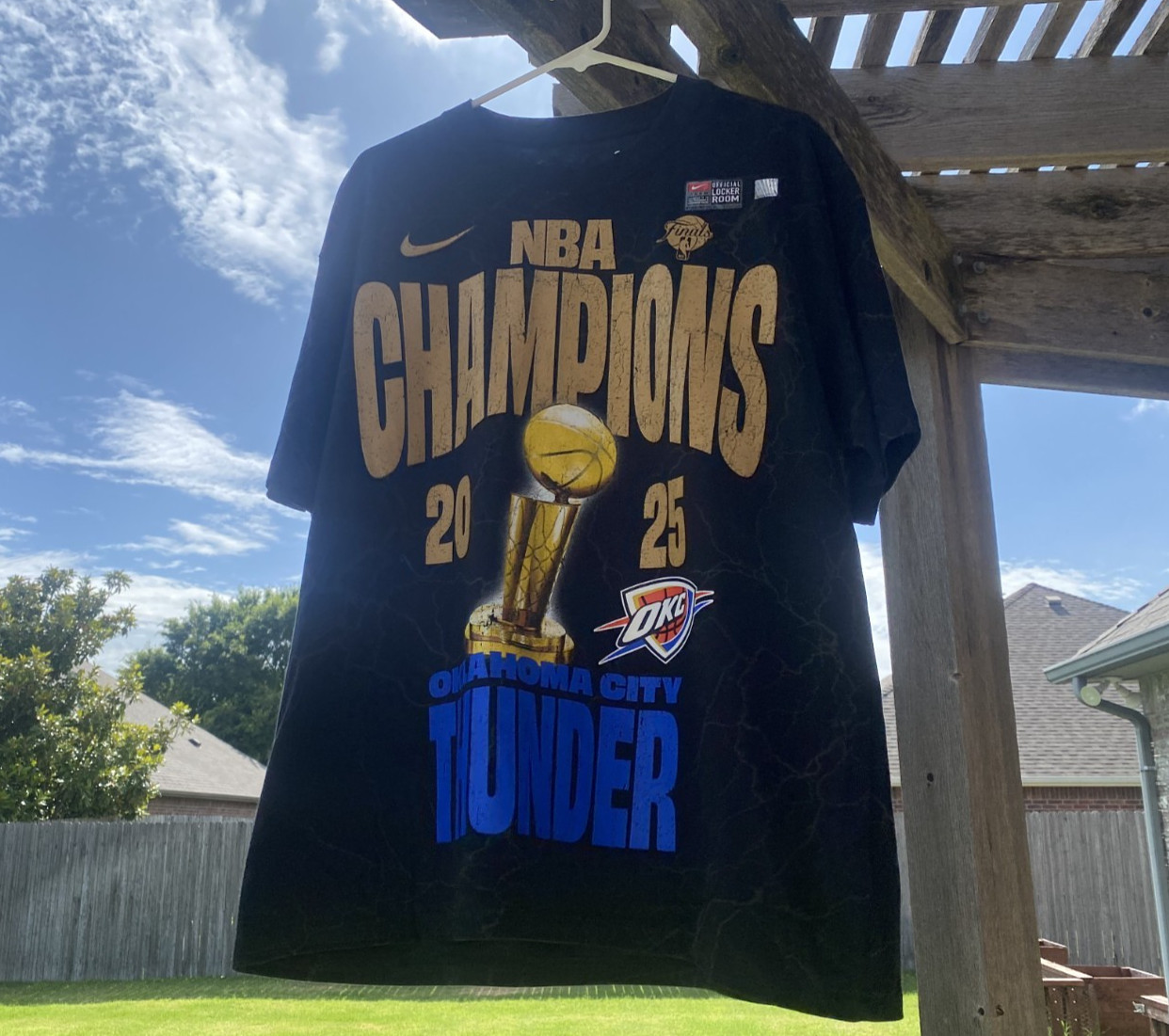 XL NEW NIKE ADULT 2025 NBA FINALS CHAMPIONS OKC THUNDER CONFETTI T-SHIRT XL