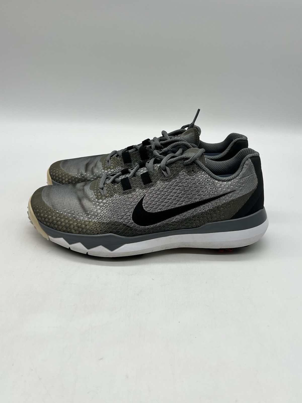 Nike TW15 Tiger Woods Mens Size 11 Gray Spiked Golf Sneakers Shoes 704884-002.