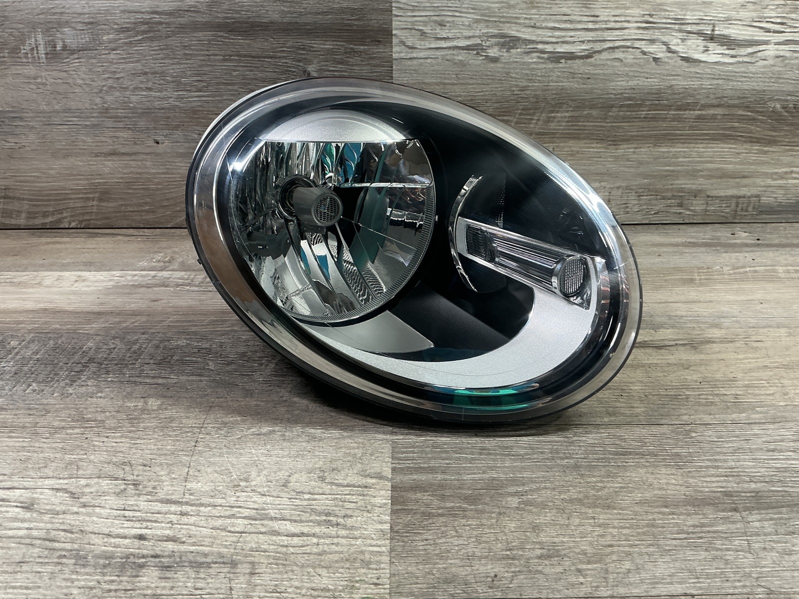 USED - 2012-2019 Volkswagen Beetle R Headlamp Halogen - OEM USED - 2012-2019 Volkswagen Beetle R Headlamp Halogen - OEM
