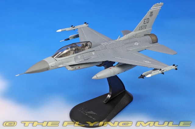 Hobby Master 1:72 F-16D Fighting Falcon USAF 416th FLTS #85-1572