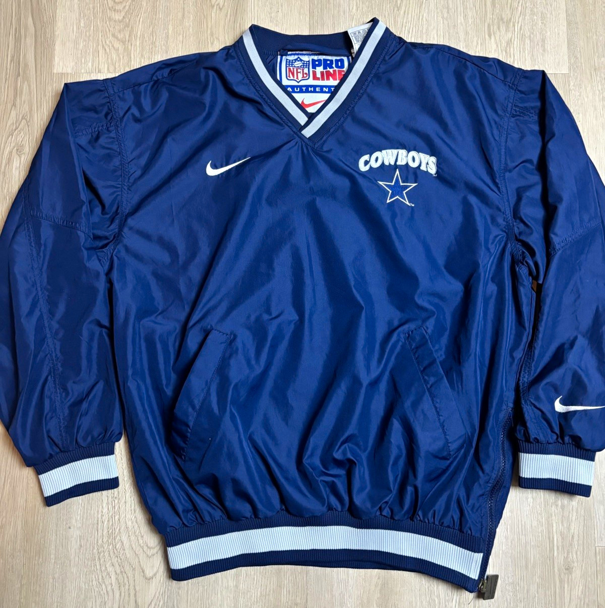 Vintage 90s Cowboys Nike NFL Pro Line windbreaker jacket Authentic Medium Mens Vintage 90s Cowboys Nike NFL Pro Line windbreaker jacket Authentic Medium Mens