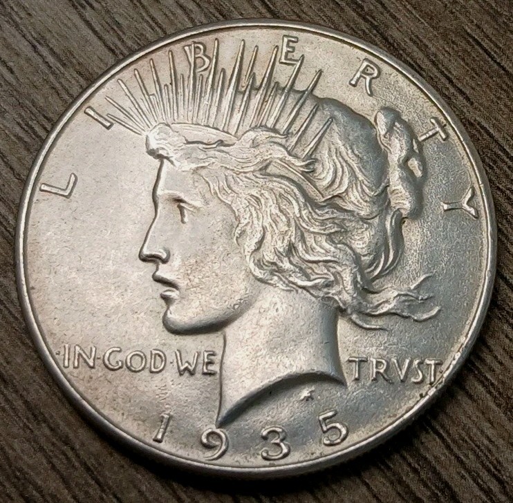 1935-P AU Peace Dollar - Low Shipping #2 1935-P AU Peace Dollar - Low Shipping #2