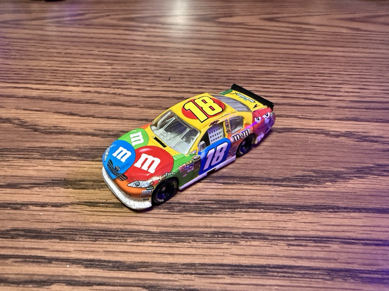 LOOSE Kyle Busch 2011 M&Ms 1/64 NASCAR diecast