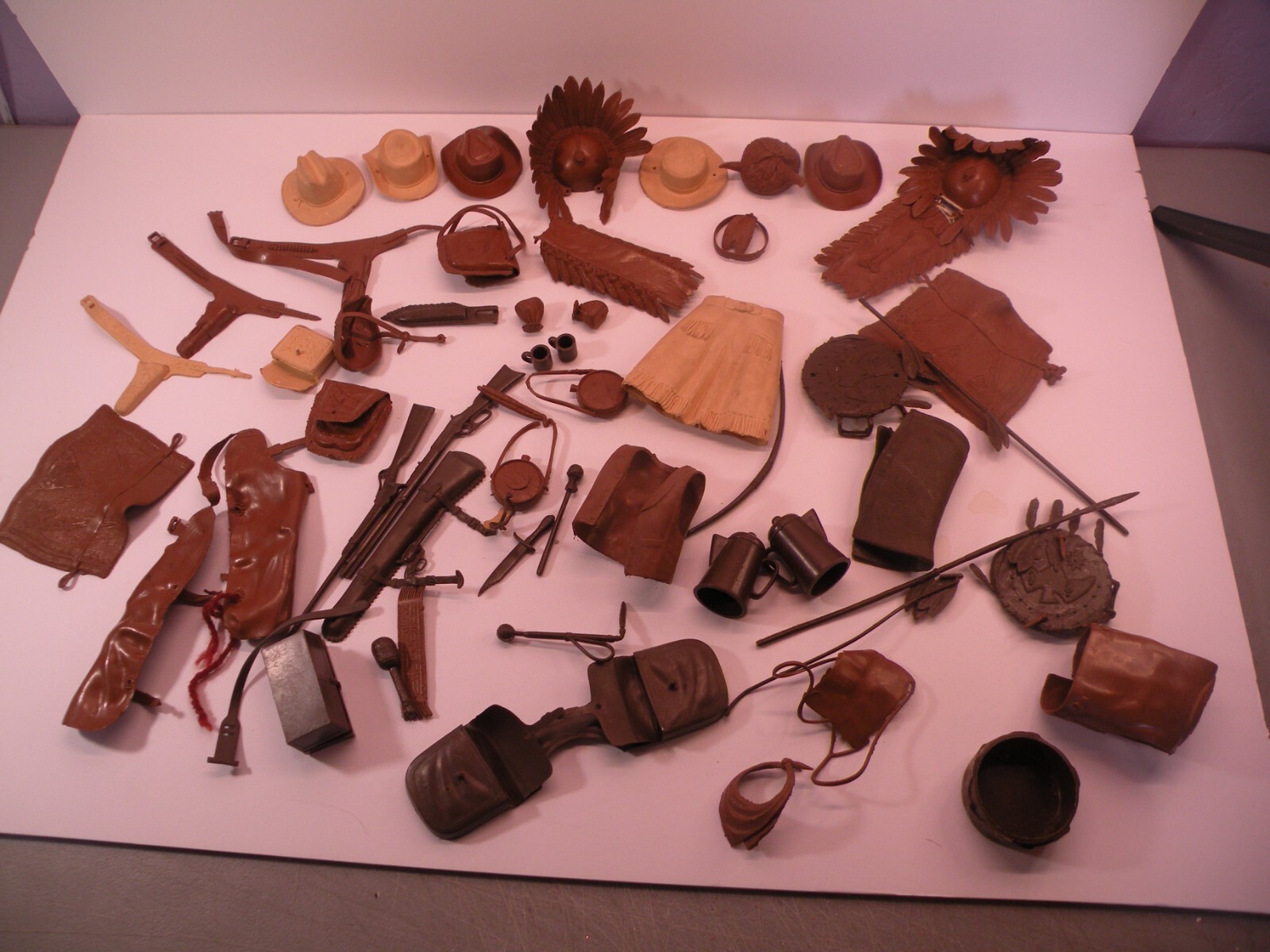 Vintage Marx Johnny West Accessories Lot Guns Belt Holsters Hats Bags Mugs +++
