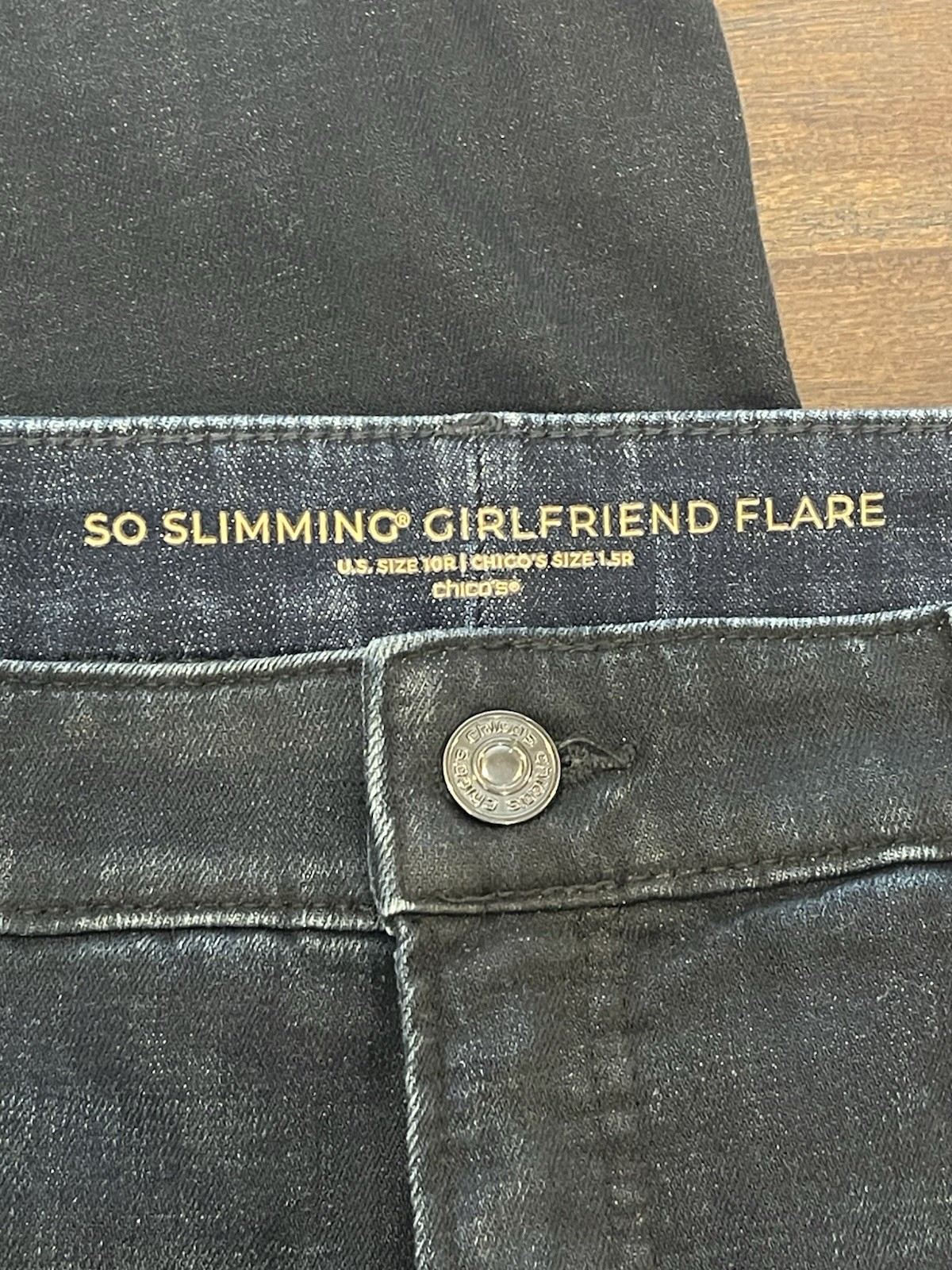 Chicos So Slimming Girlfriend Flare Size 1.5 US 10 Dark Blue Chicos So Slimming Girlfriend Flare Size 1.5 US 10 Dark Blue