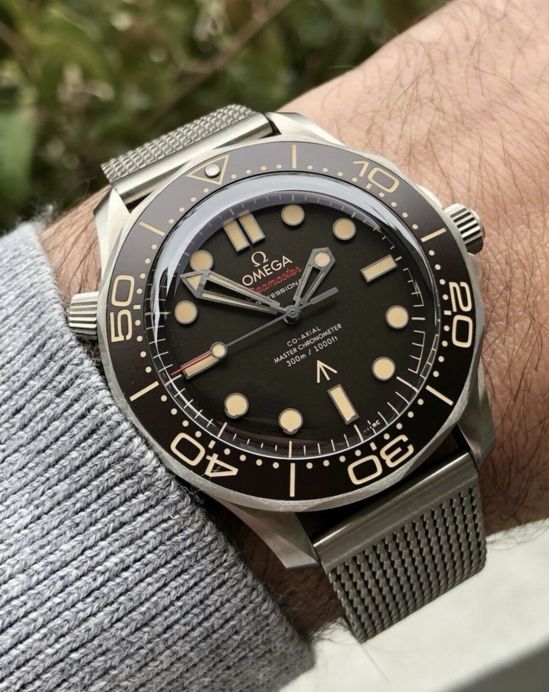 OMEGA Seamaster 007 Stainless Steel 20mm Milanese Bracelet No Time To Die Mesh OMEGA Seamaster 007 Stainless Steel 20mm Milanese Bracelet No Time To Die Mesh