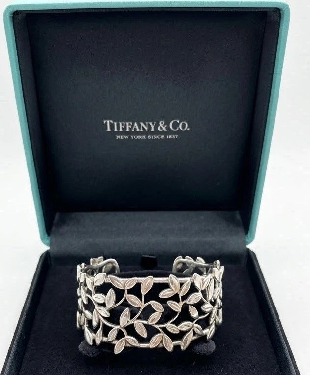Tiffany & Co. Paloma Picasso Sterling Silver Olive Leaf Cuff Bangle Bracelet NEW Tiffany & Co. Paloma Picasso Sterling Silver Olive Leaf Cuff Bangle Bracelet NEW