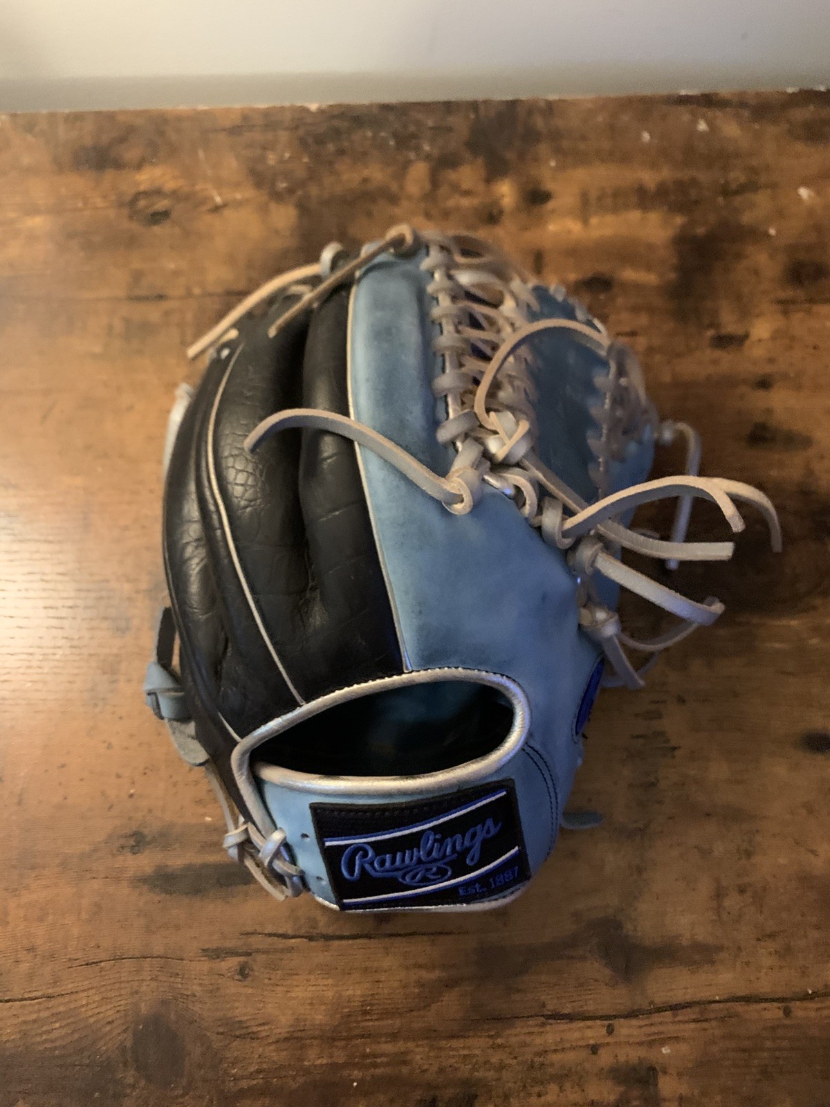 Rawlings Heart Of The Hide 12 Inch Pror206-22cb Trapeeze R2G Right Hand throw Rawlings Heart Of The Hide 12 Inch Pror206-22cb Trapeeze R2G Right Hand throw