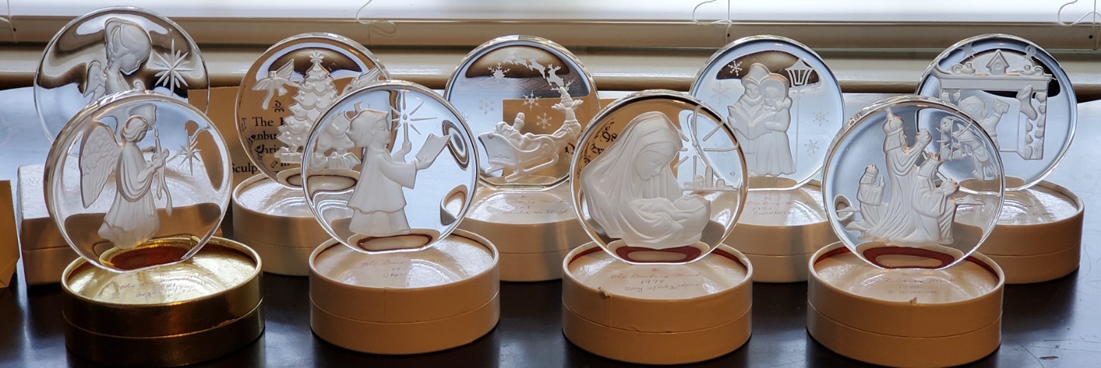 Vintage Danbury Mint Christmas Crystal Paperweights 1977-1985 Complete Set Boxes