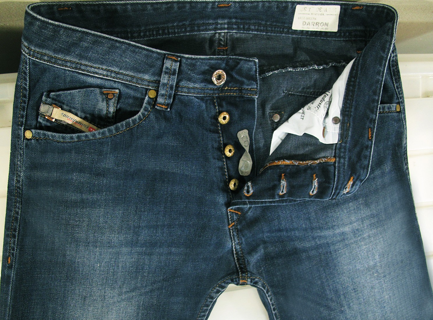 HOT AUTHENTIC ITALY Men\'s DIESEL DARRON 837K Slim TAPERED DARK Denim Jeans 30x32