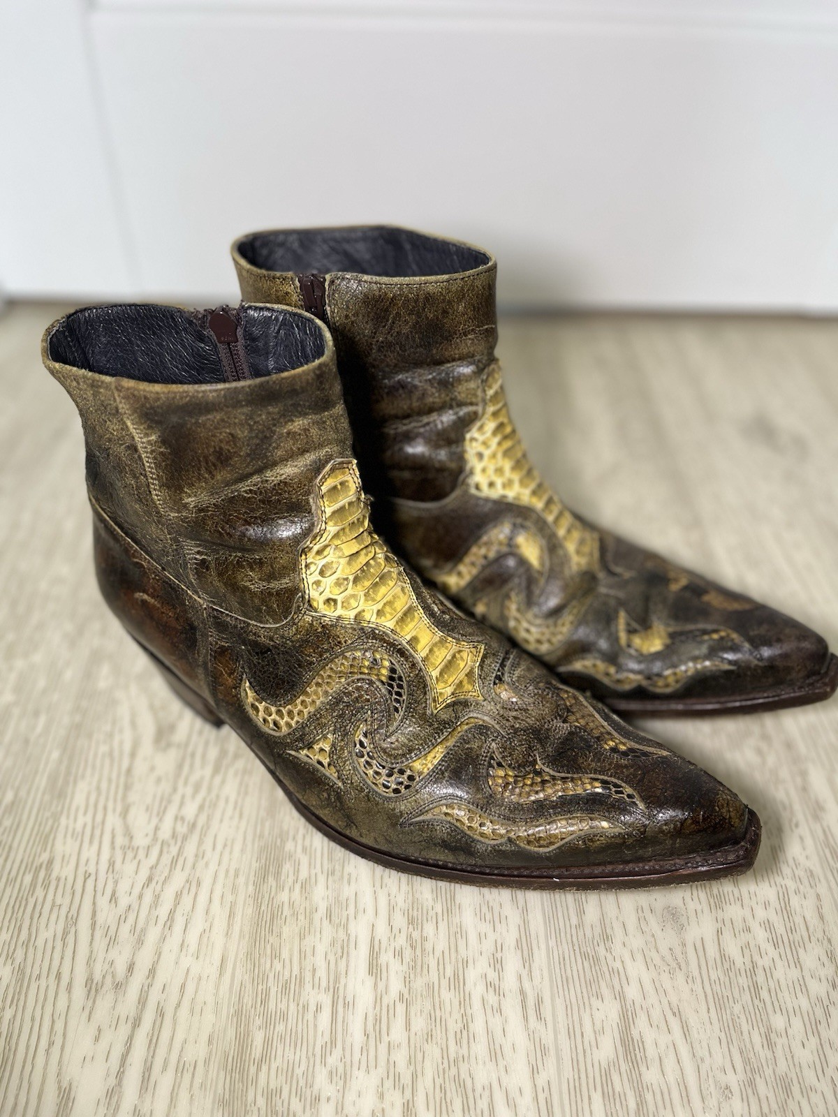 Sendra Cowboy 7482P Brown ankle boots with a distressed finish python
