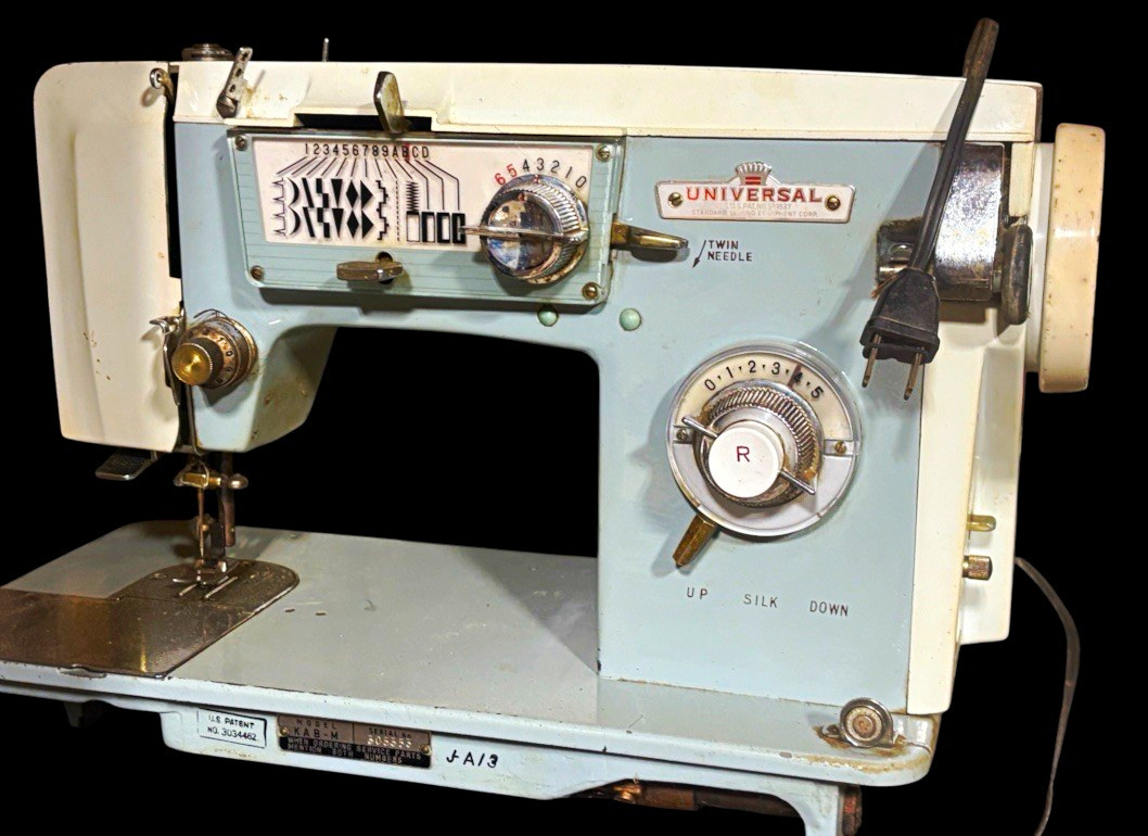 Vintage 1950s Universal Model KAB-M Heavy Duty Sewing Machine (Koyo Japan