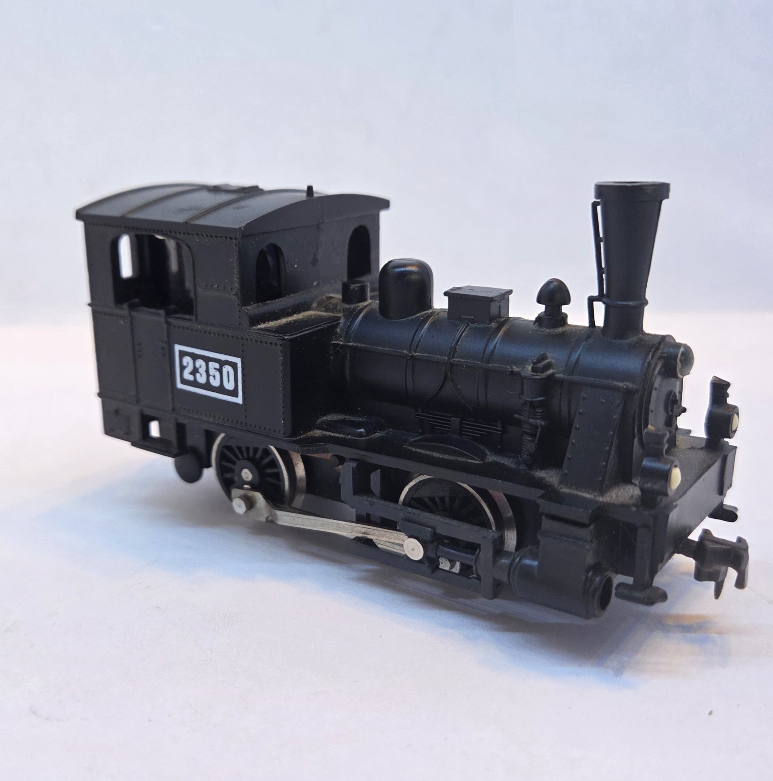 HO VINTAGE - PLAYART 0-4-0 STEAM LOCOMOTIVE  - 2350 No Box