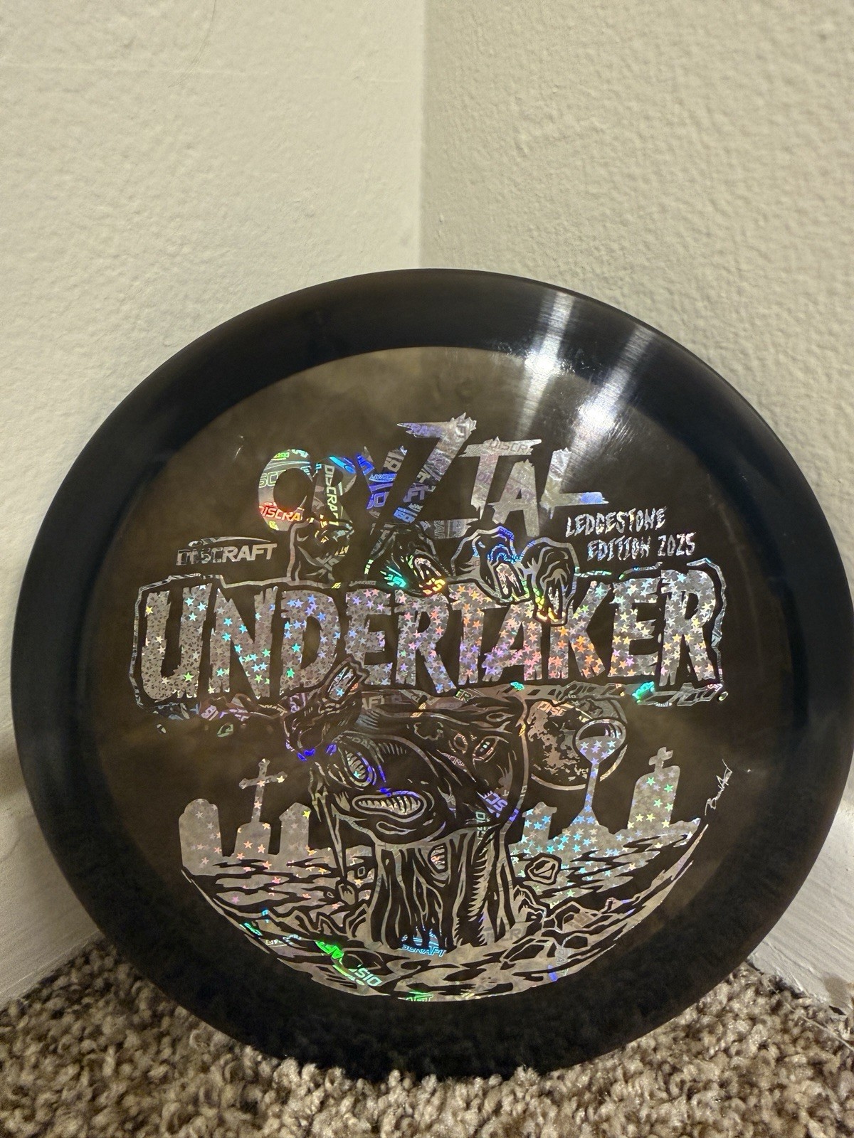 Discraft CryZtal Undertaker Ledgestone 2025 174g Black. Fairway driver.