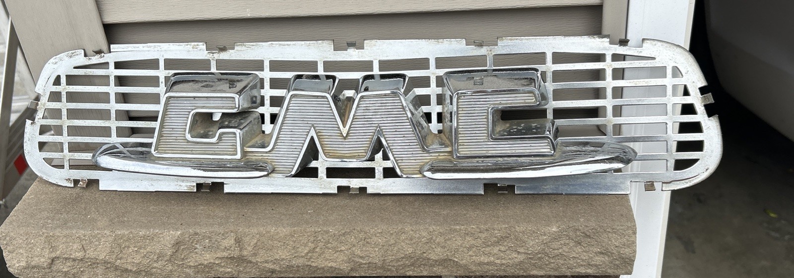 1955 1956 GMC Truck HOOD EMBLEM WITH MOUNTING BASE Original GM 1957 55 56 1955 1956 GMC Truck HOOD EMBLEM WITH MOUNTING BASE Original GM 1957 55 56