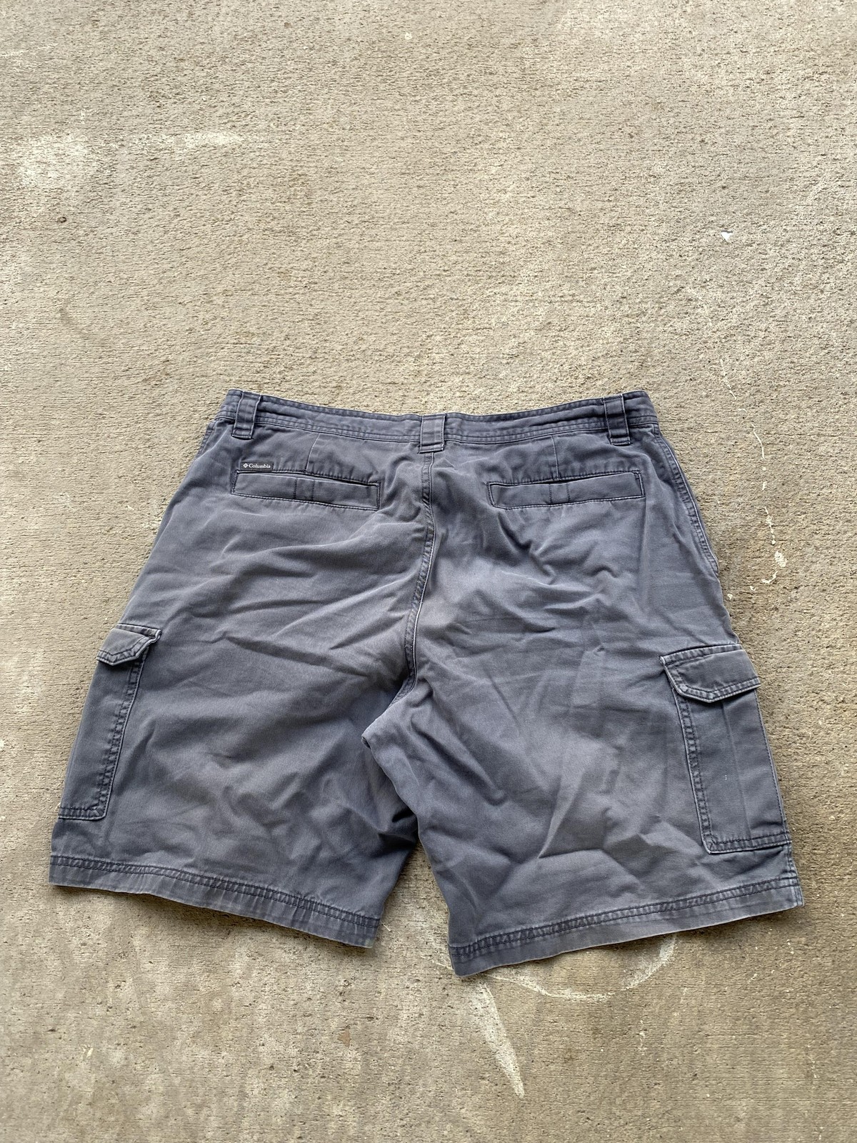 Vintage Columbia Cargo Shorts Mens 36 Gray Omni-Shade Pockets Outdoor Casual 10