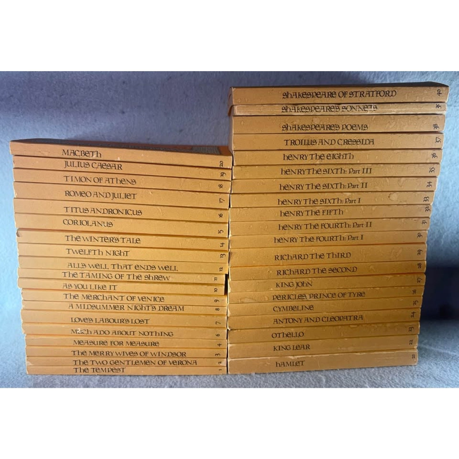 The Yale Shakespeare 39 Volume Set (missing book 5) vintage The Yale Shakespeare 39 Volume Set (missing book 5) vintage