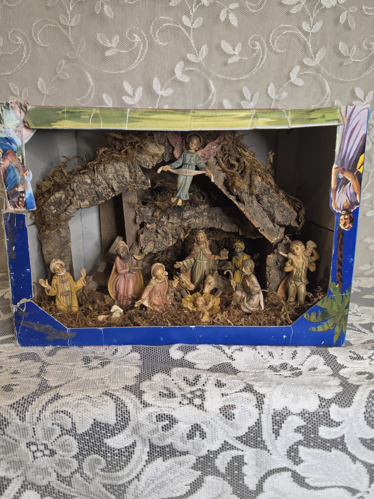 Vintage Italian Nativity Set Made in Italy Hand Painted Figures w/ Wooden Stable Vintage Italian Nativity Set Made in Italy Hand Painted Figures w/ Wooden Stable