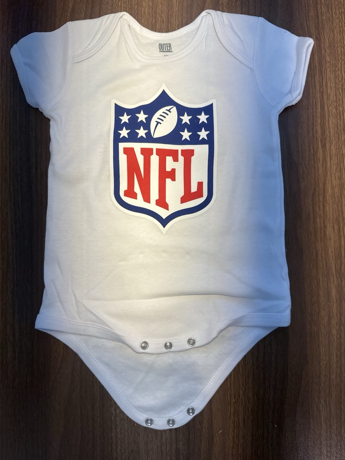OuterStuff NFL Logo White Cotton Jersey Short Sleeve Bodysuit One-Piece, 18-24M