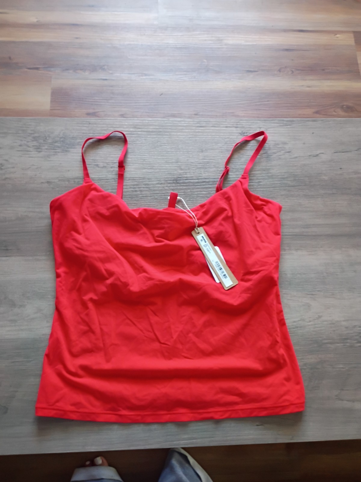 SKIMS Fits Everybody Cami In Cherry Size Large NWT SKIMS Fits Everybody Cami In Cherry Size Large NWT