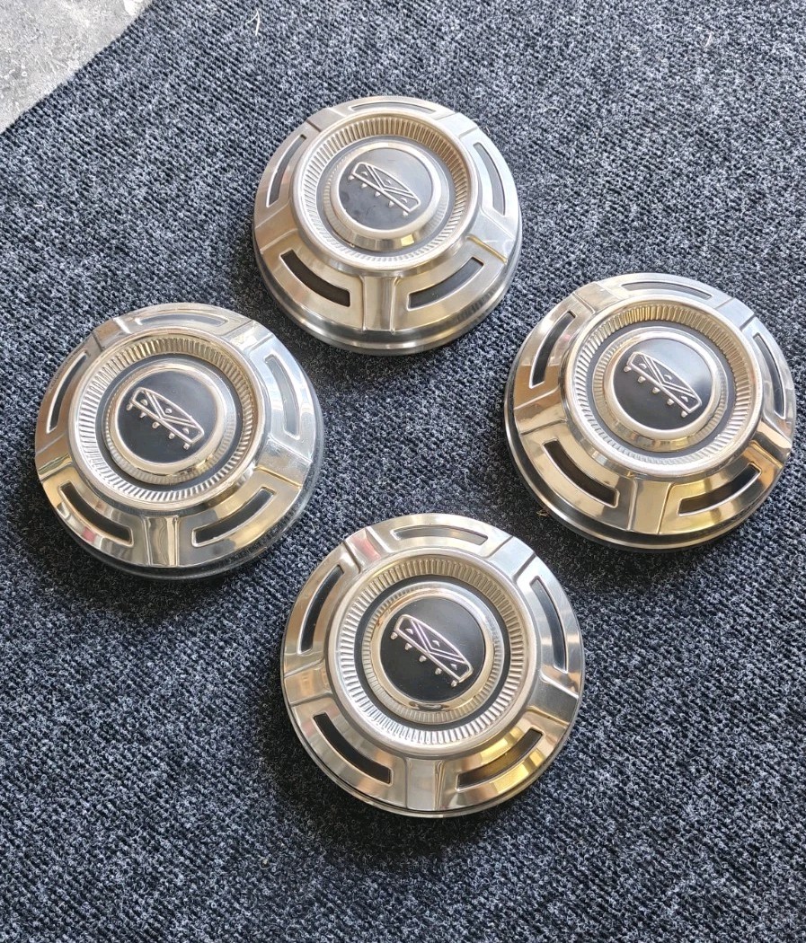 4 Vintage 1966 - 77 Ford Truck 12” Dog Dish Hubcaps Wheel Covers F 250 F 350 4 Vintage 1966 - 77 Ford Truck 12” Dog Dish Hubcaps Wheel Covers F 250 F 350