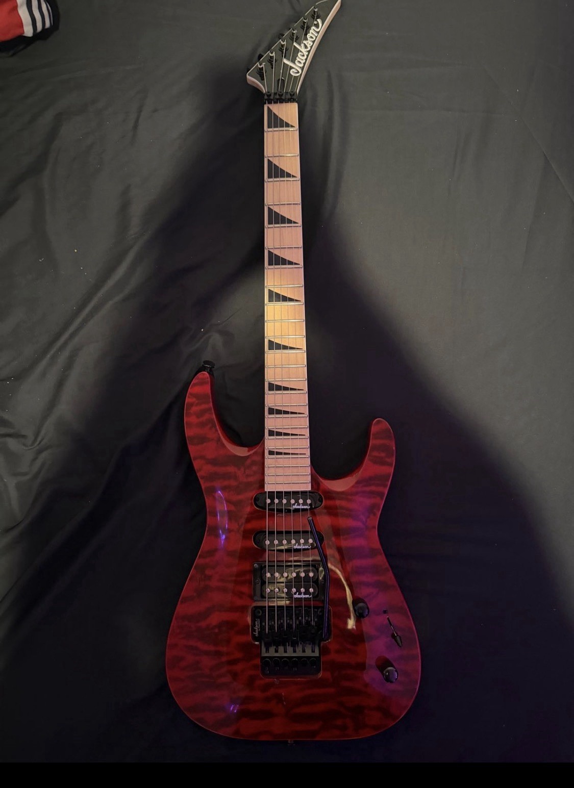 Jackson Dinky JS34Q DKA-M Transparent Red Jackson Dinky JS34Q DKA-M Transparent Red