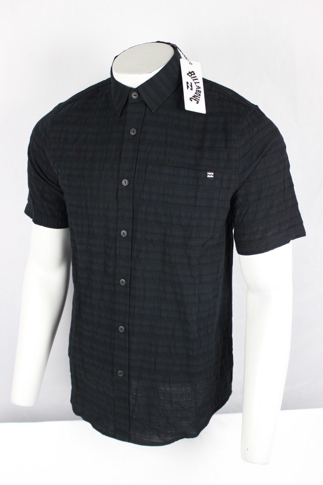 Billabong Men's Textured Short Sleeve Button Down Shirt M Medium Black BL001113M Billabong Men's Textured Short Sleeve Button Down Shirt M Medium Black BL001113M