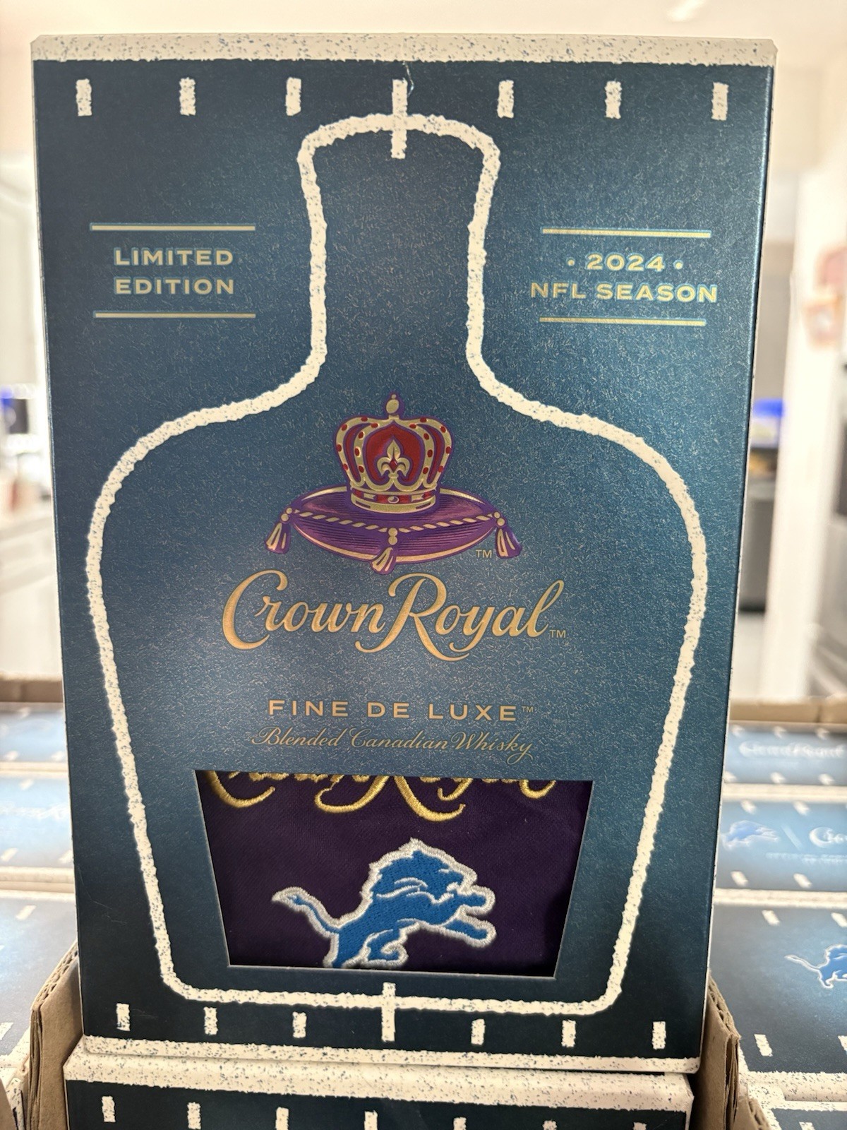 CROWN ROYAL LIMITED EDITION COLLECTOR'S 2024 NFL SEASON DETROIT LIONS BOX & BAG